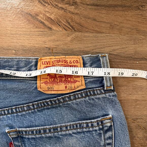 Levi 501 Jeans Mens 36x26 Medium Wash Blue Cotton Denim Pants - Picture 5 of 6